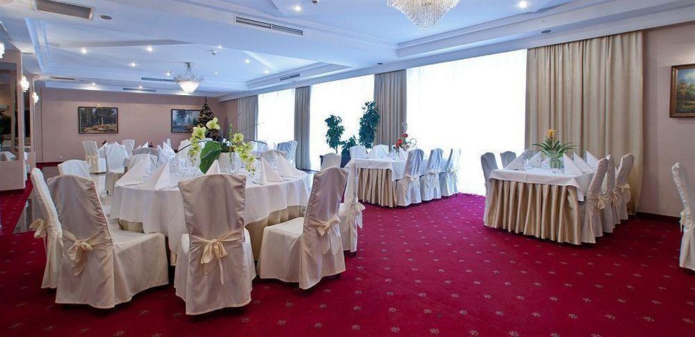Hotel Ambasador Chojny Лодзь Екстер'єр фото