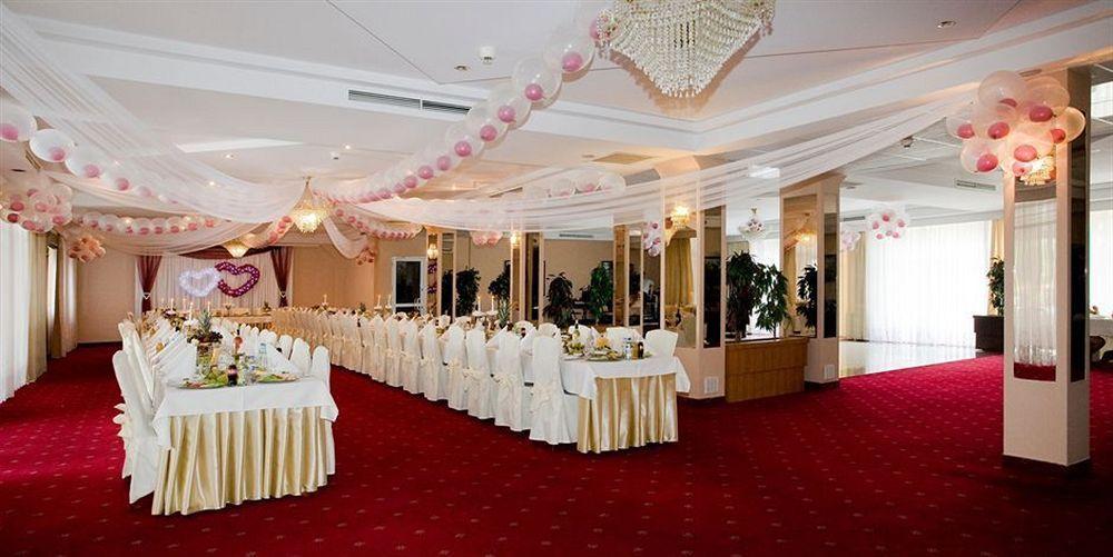 Hotel Ambasador Chojny Лодзь Екстер'єр фото