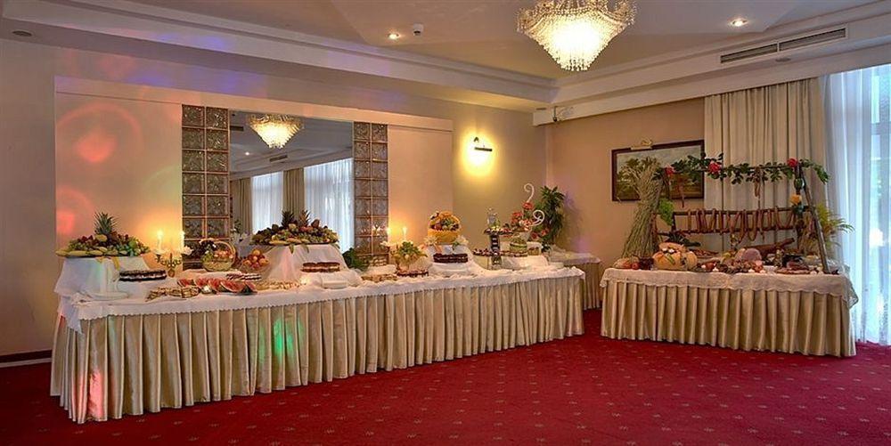 Hotel Ambasador Chojny Лодзь Екстер'єр фото
