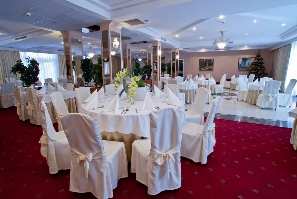 Hotel Ambasador Chojny Лодзь Екстер'єр фото